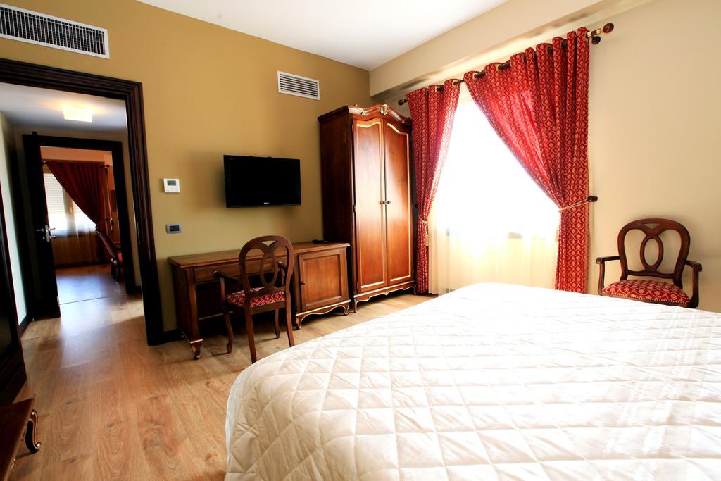 Victoria 4*